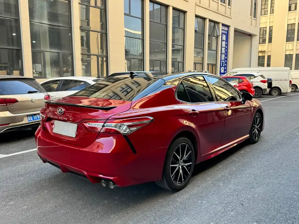 Toyota Camry 2021 из CN, фото 4