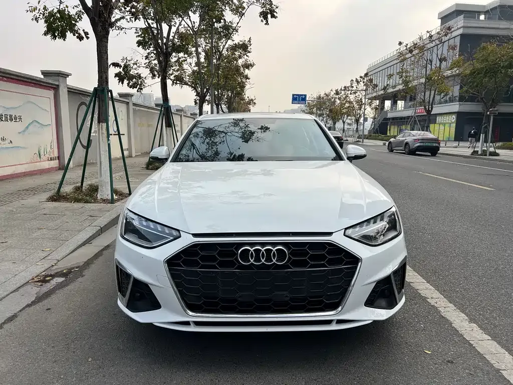 Audi A4L 2024 из CN, фото 2