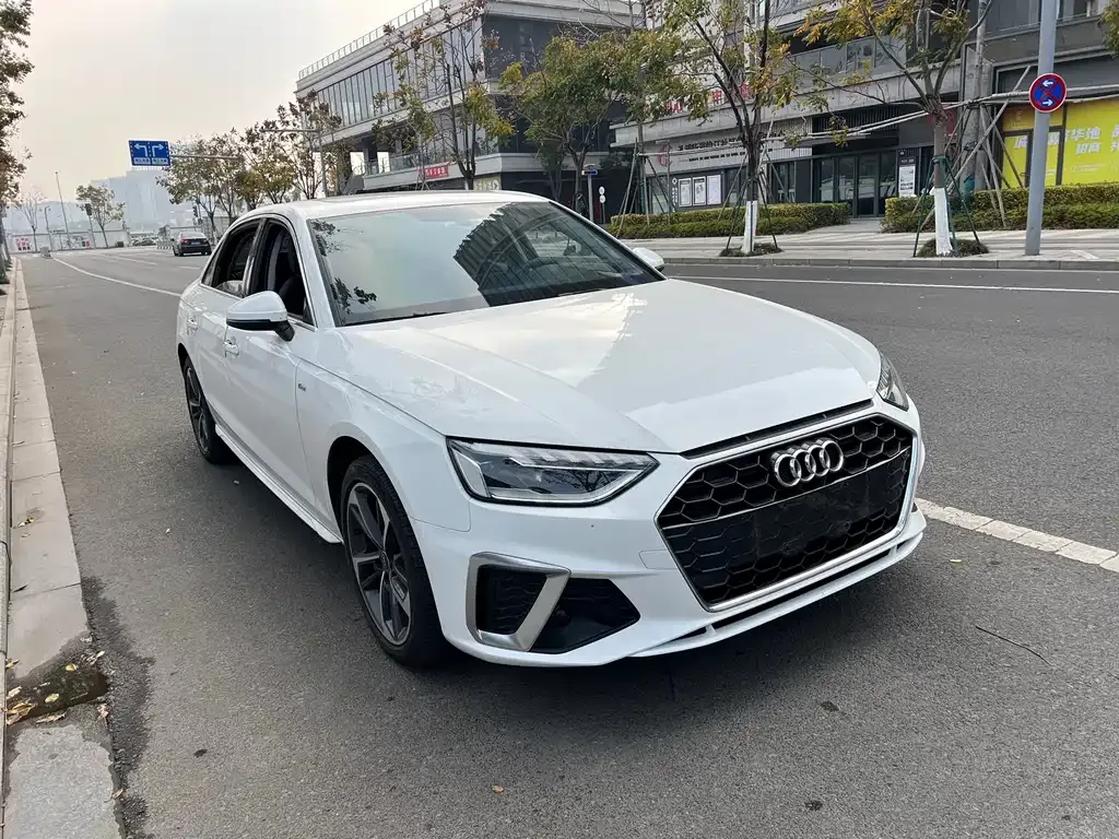 Audi A4L 2024 из CN, фото 3