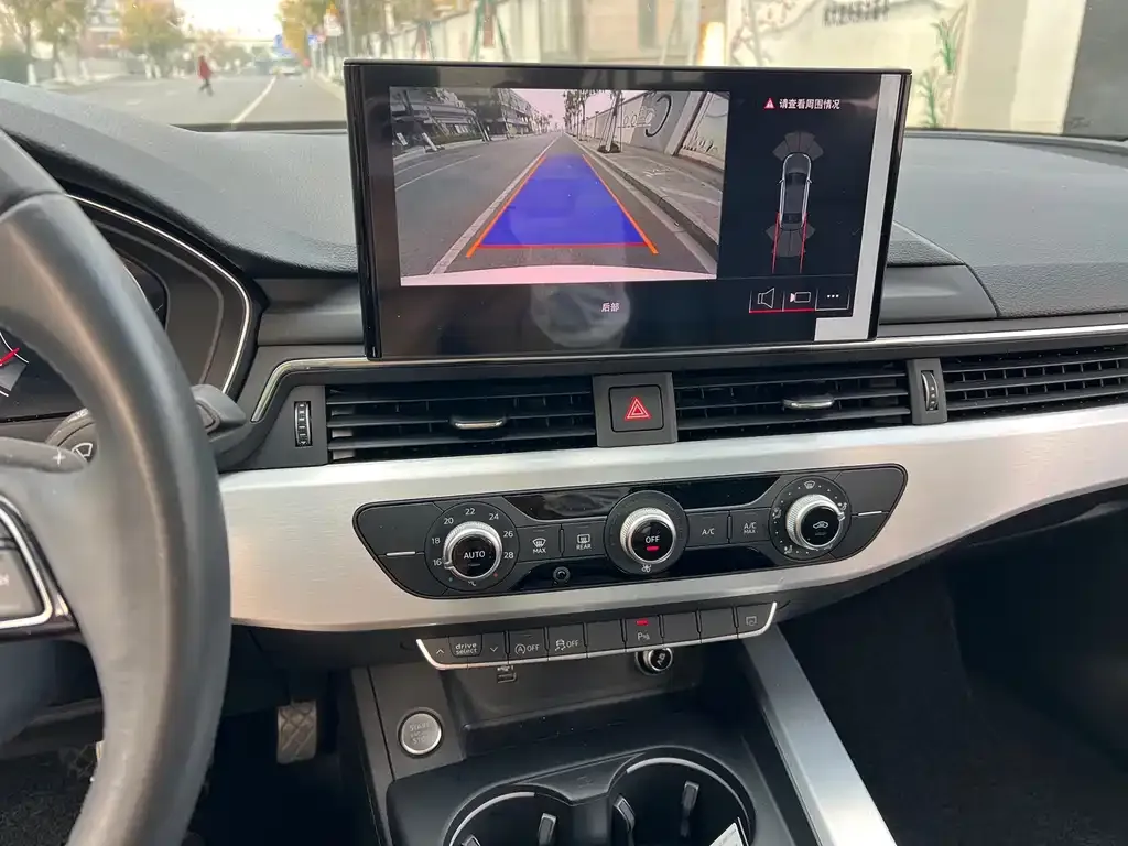 Audi A4L 2024 из CN, фото 5