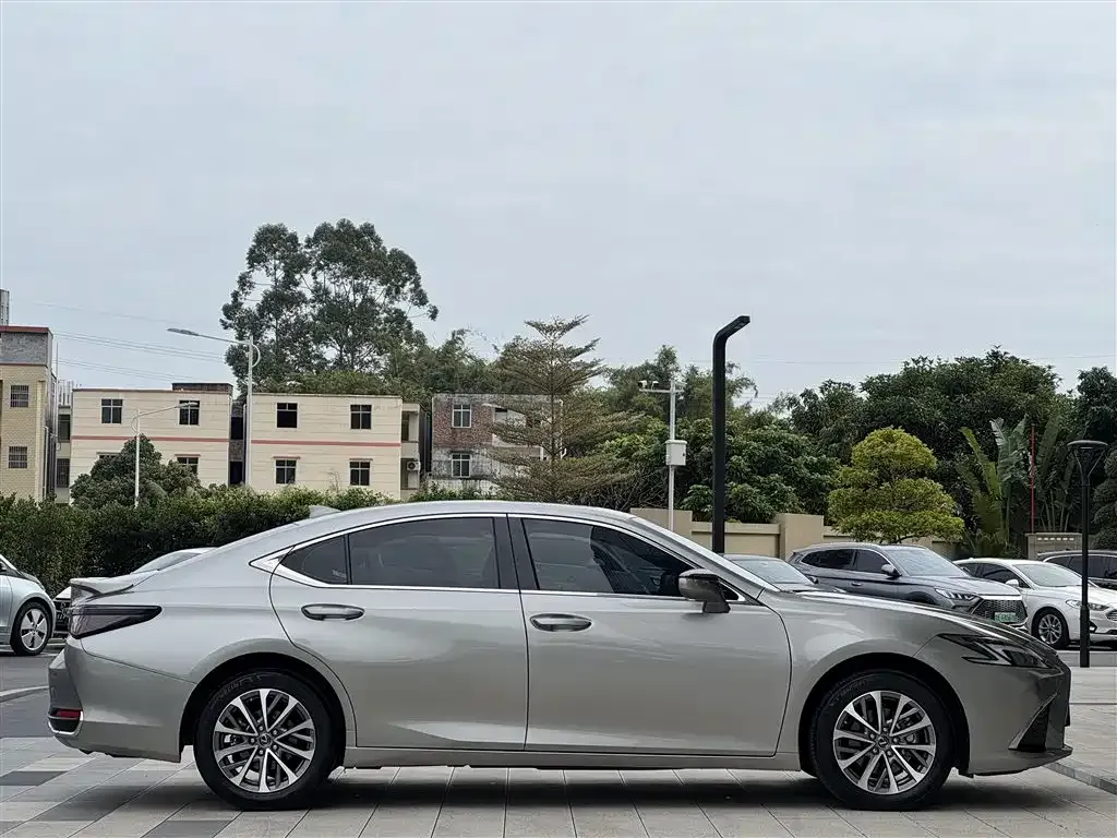 Lexus ES 2025 из CN, фото 6