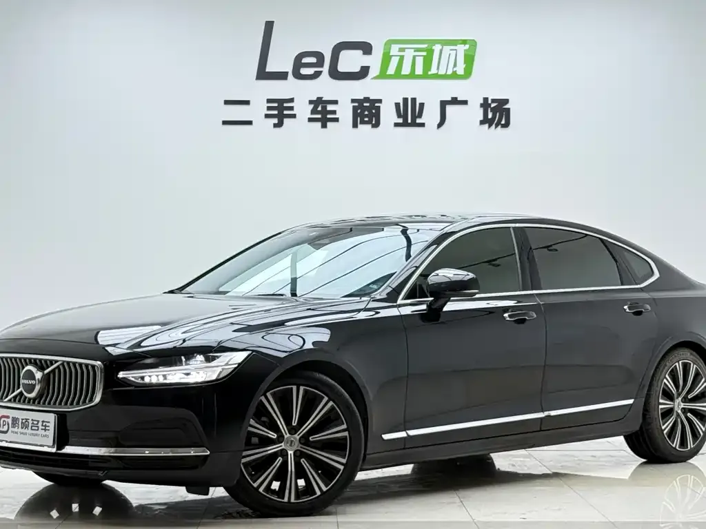 Volvo S90 — фото 1