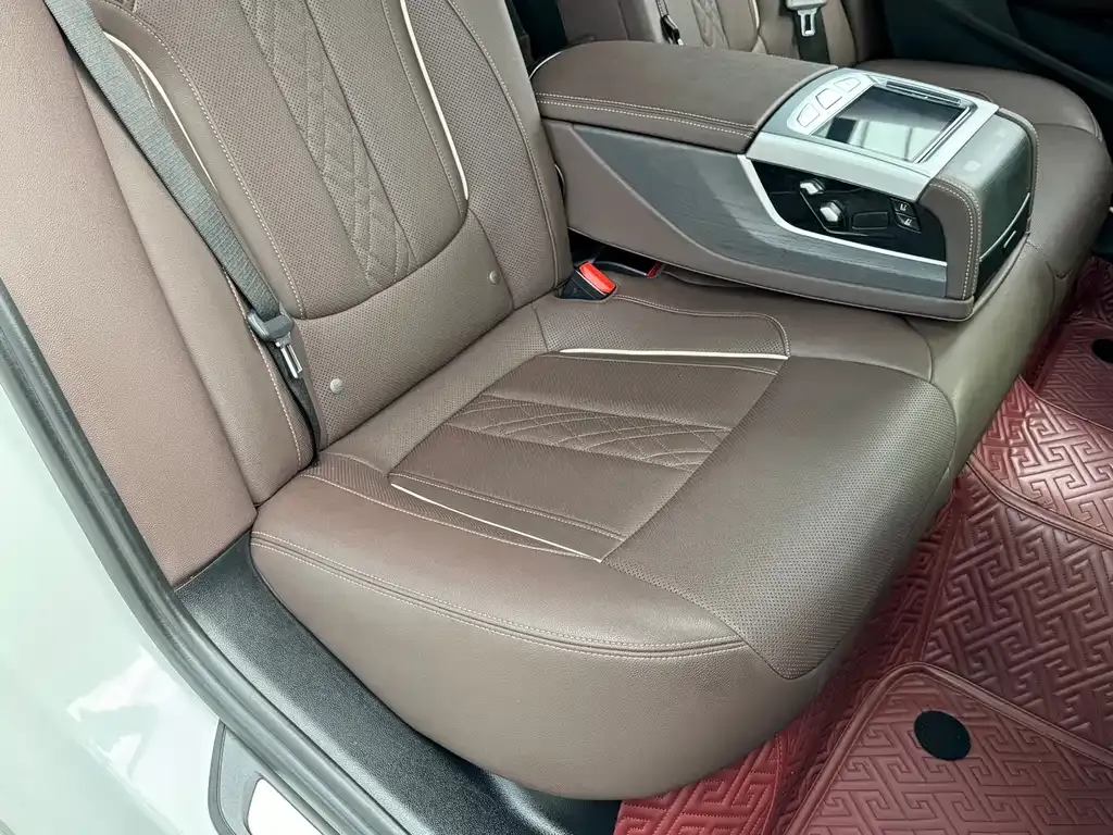 BMW 5 Series — фото 10