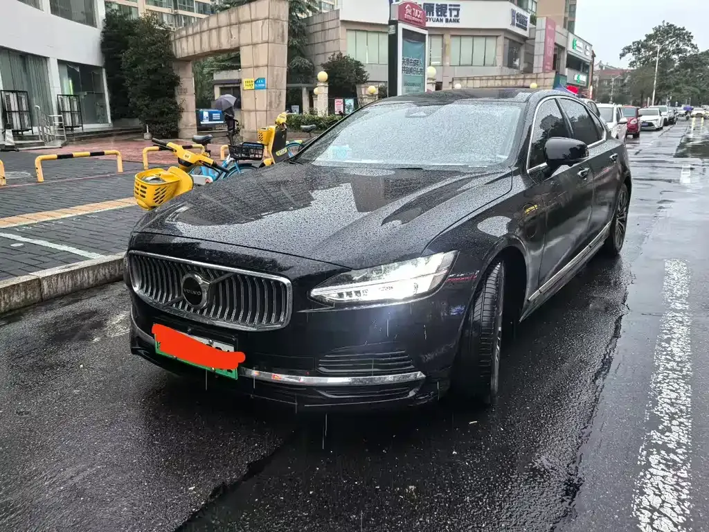 Volvo S90 PHEV 2022 из CN, фото 1