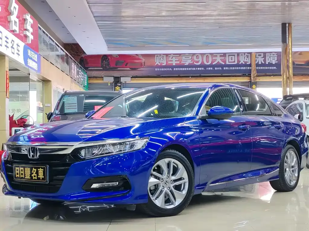 Honda Accord — фото 1
