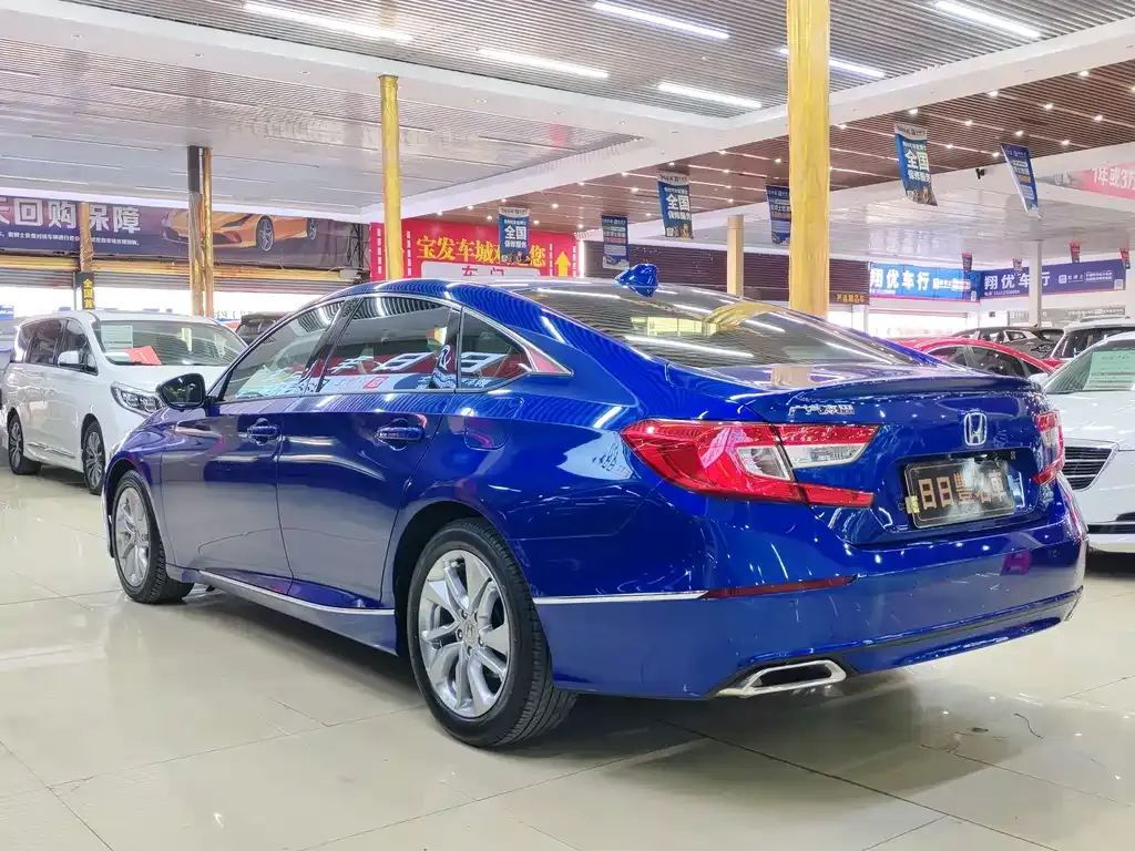 Honda Accord — фото 6