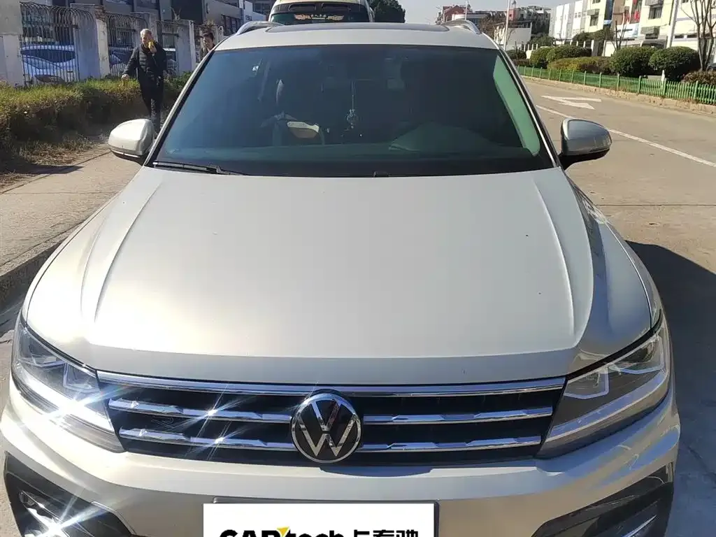 Volkswagen Tiguan L 2021 из CN, фото 2