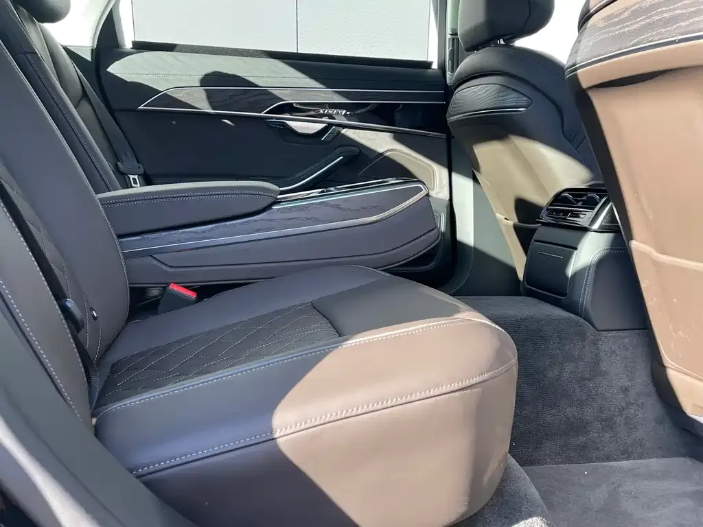 Audi A8 2025 из CN, фото 10