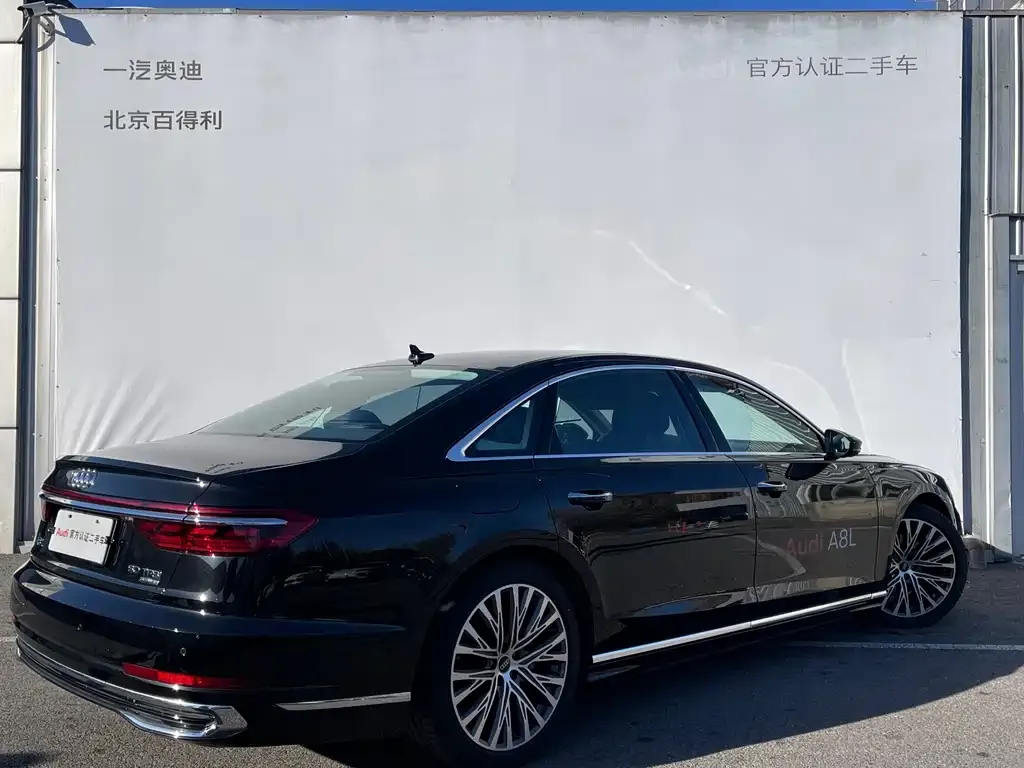 Audi A8 2025 из CN, фото 2