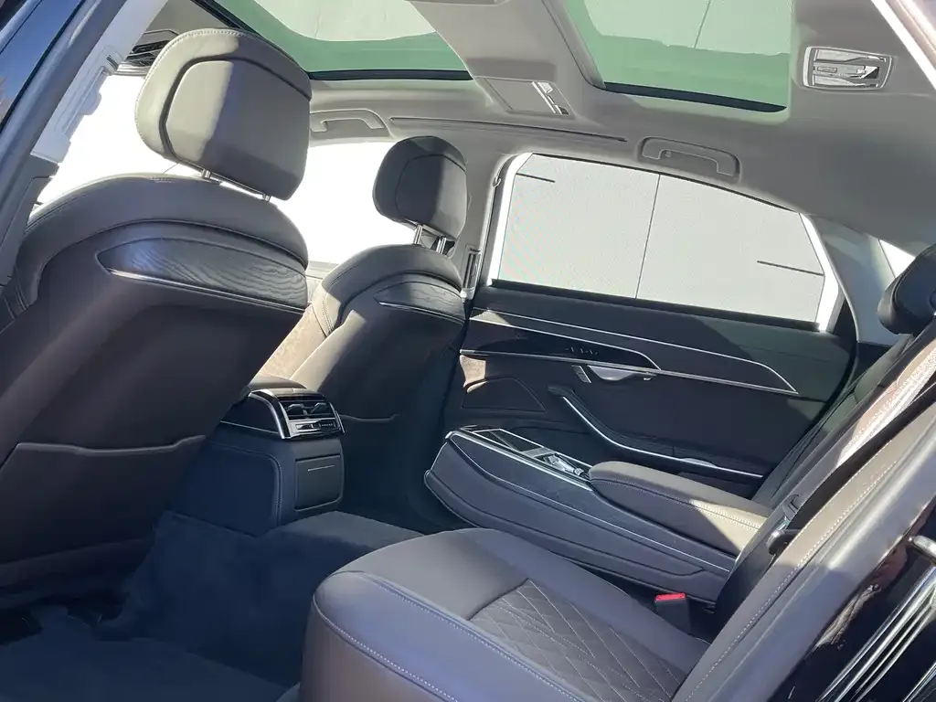 Audi A8 2025 из CN, фото 9