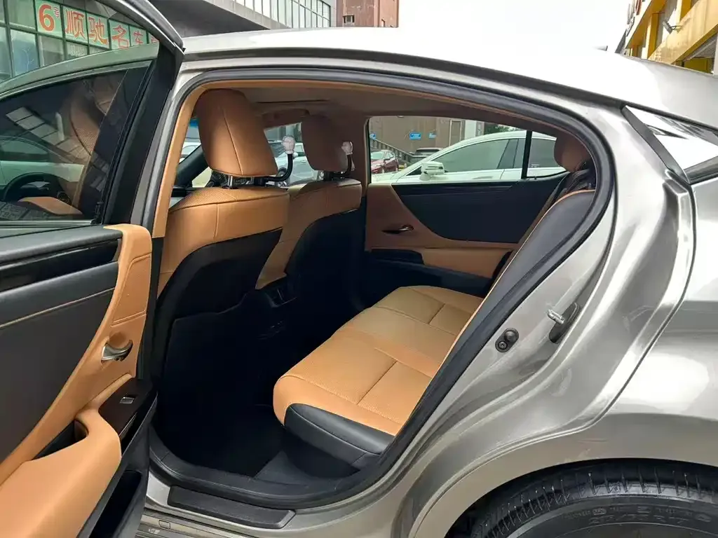 Lexus ES 2022 из CN, фото 5