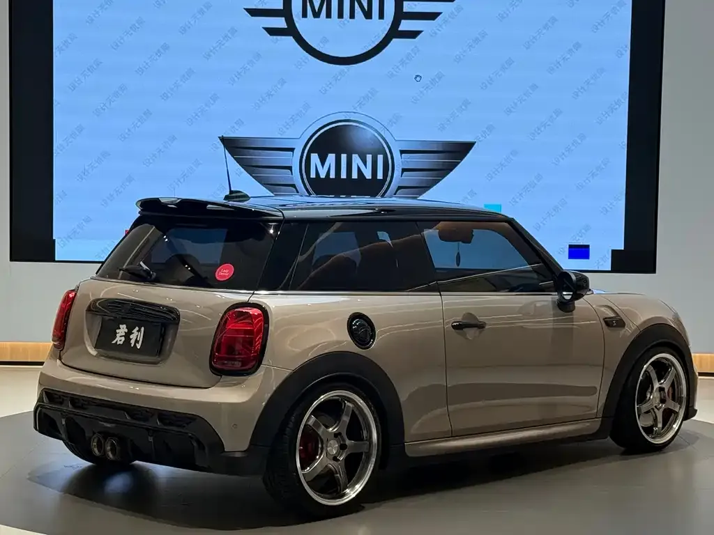 MINI Cooper (3-door) 2023 из CN, фото 2