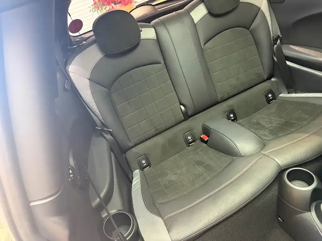 MINI Cooper (3-door) 2023 из CN, фото 8