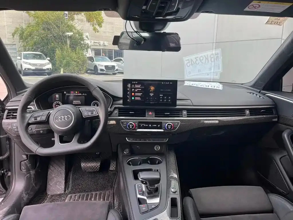 Audi A4L 2021 из CN, фото 10