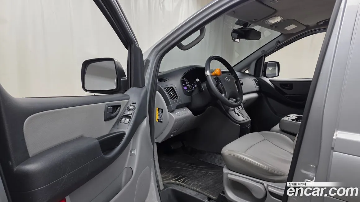 Hyundai Starex — фото 10