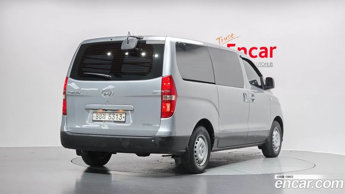 Hyundai Starex — фото 2