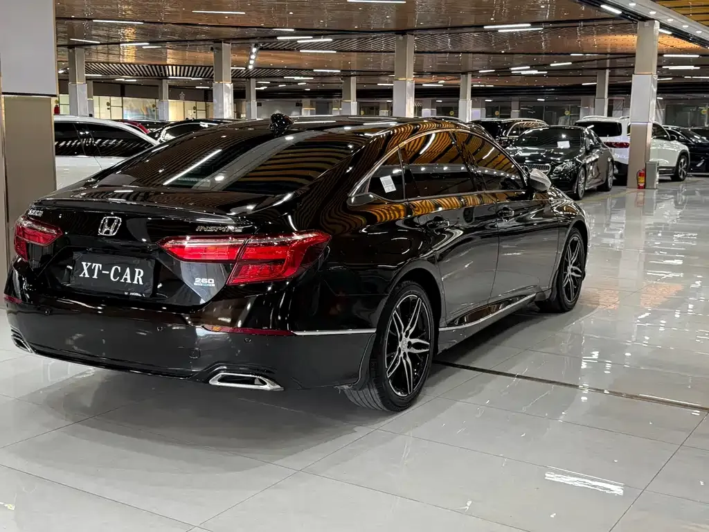 Honda Inspire — фото 4