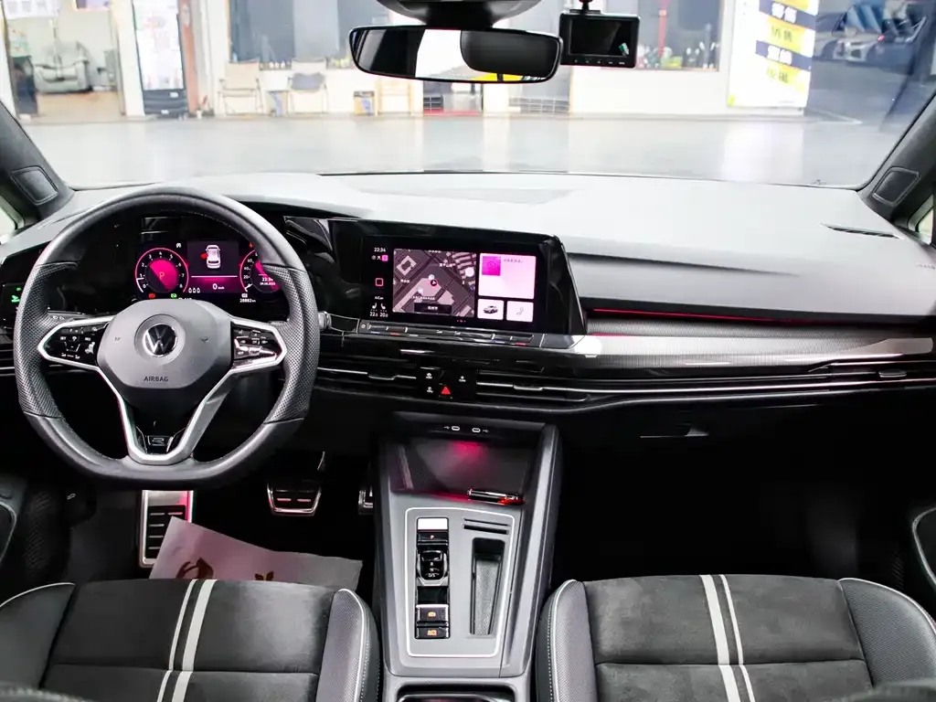 Volkswagen Golf 2022 из CN, фото 4