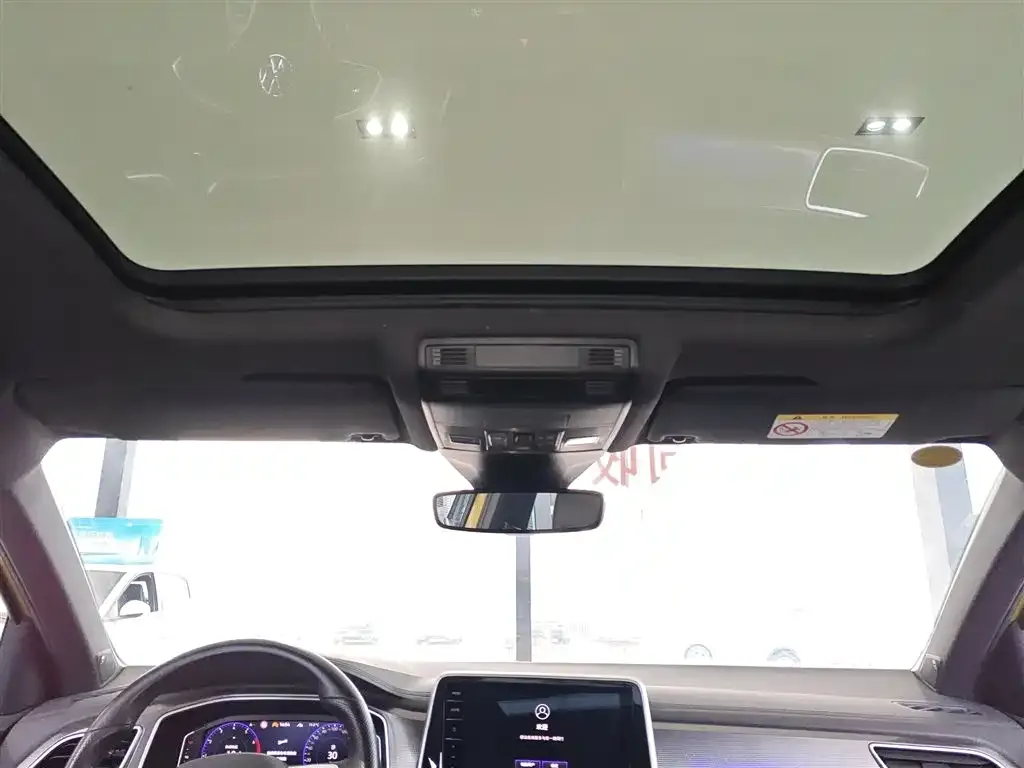 Volkswagen T-Roc 2023 из CN, фото 8