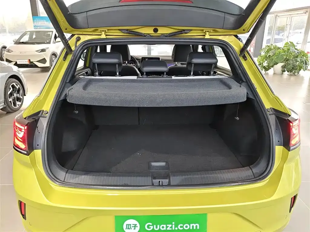 Volkswagen T-Roc 2023 из CN, фото 9