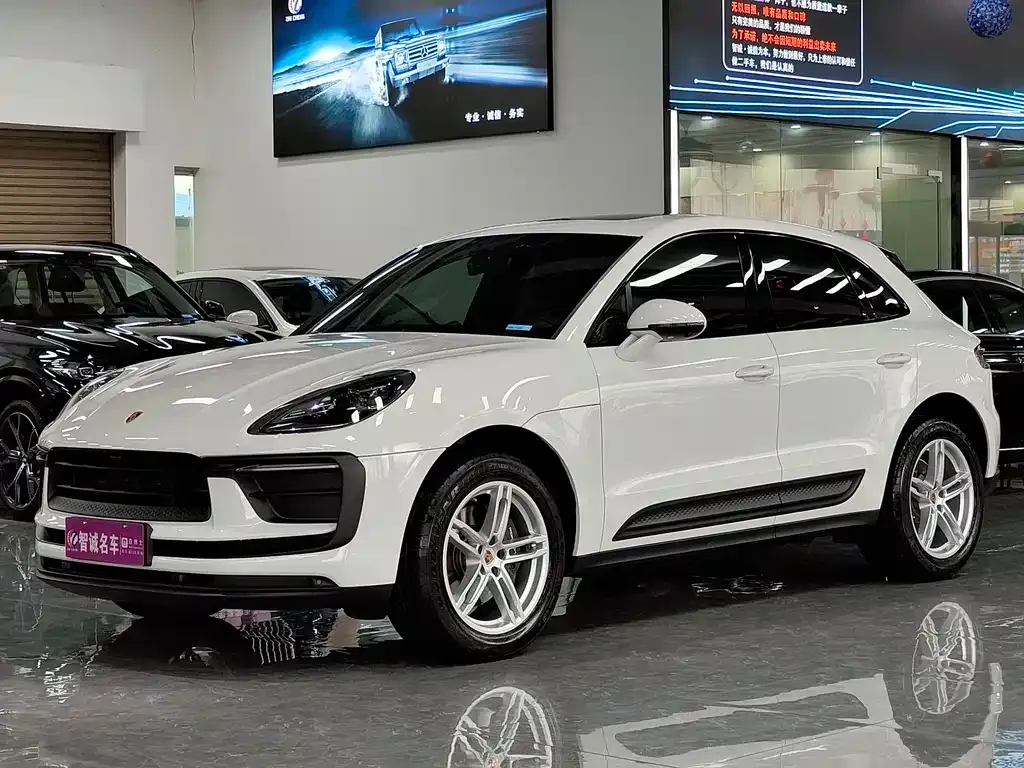 Porsche Macan — фото 1