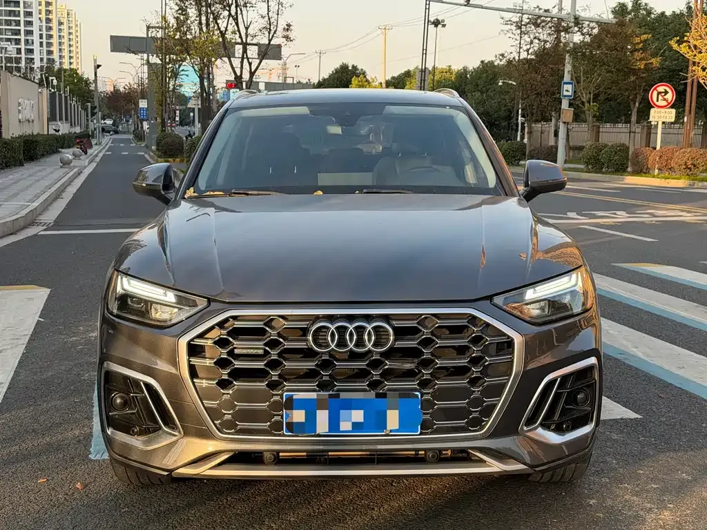 Audi Q5L 2022 из CN, фото 2