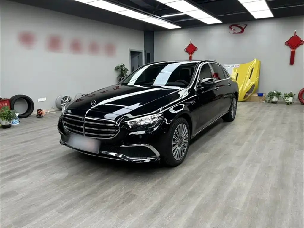Mercedes-Benz E-Class — фото 3