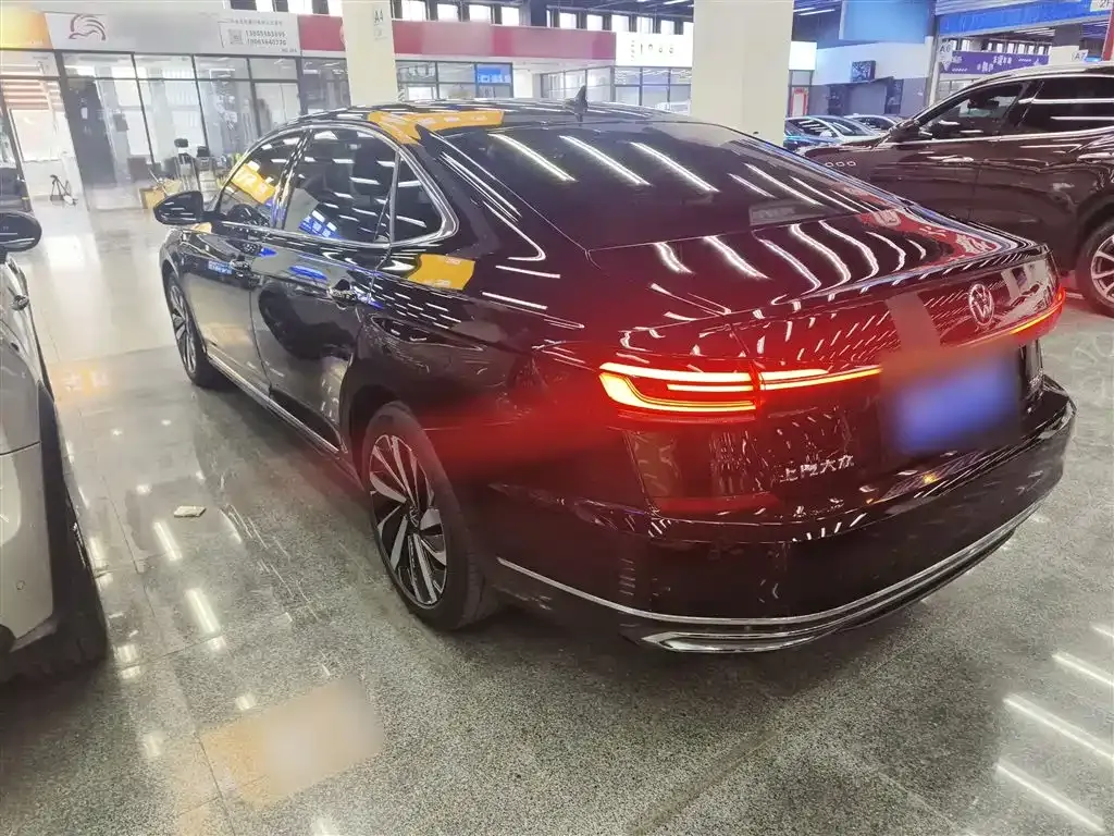 Volkswagen Passat 2023 из CN, фото 5