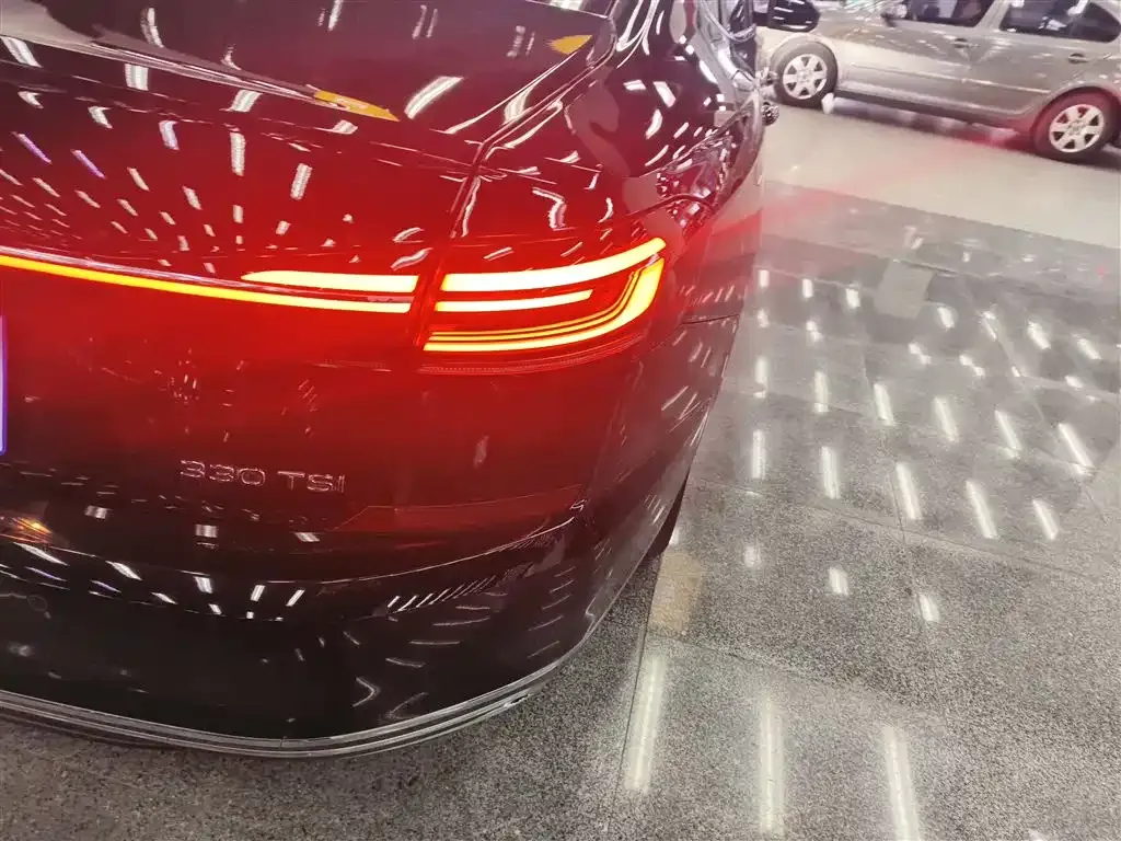 Volkswagen Passat 2023 из CN, фото 8