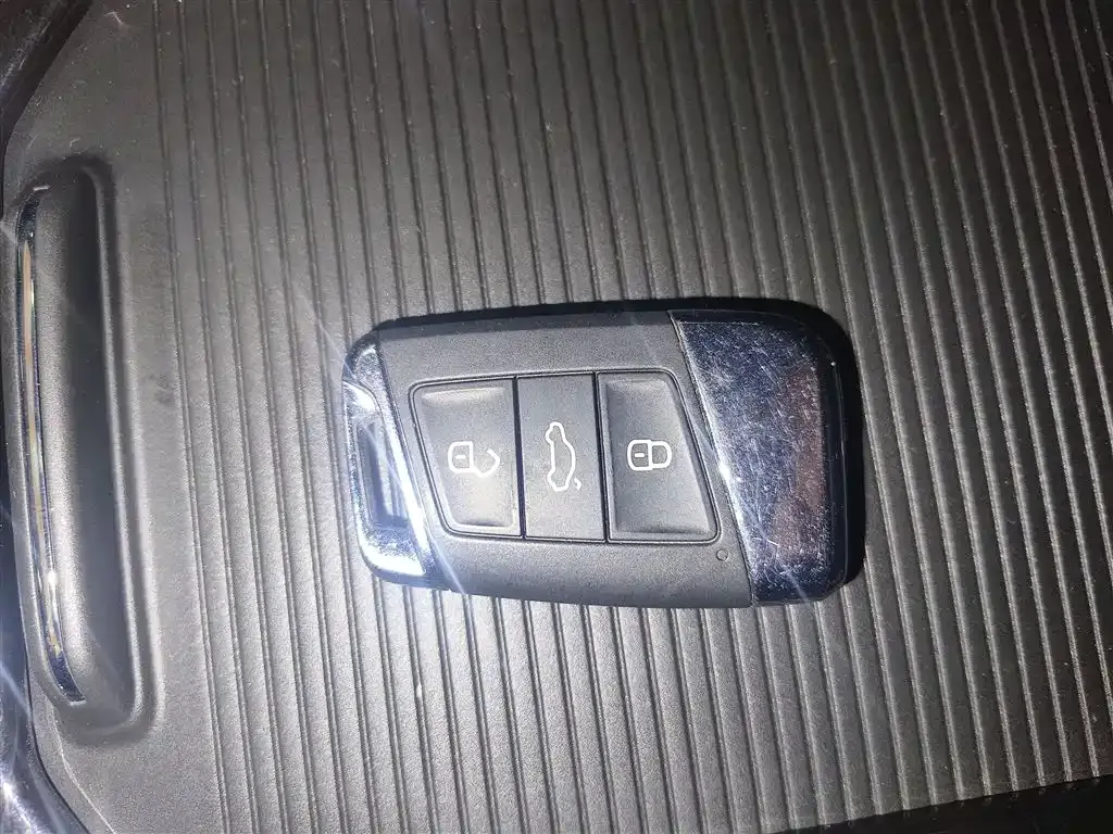 Volkswagen Passat 2023 из CN, фото 9