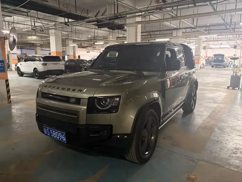 Land Rover Defender — фото 1
