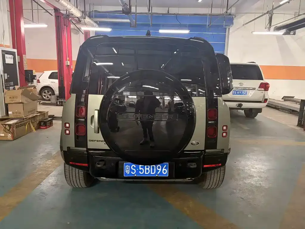 Land Rover Defender — фото 4