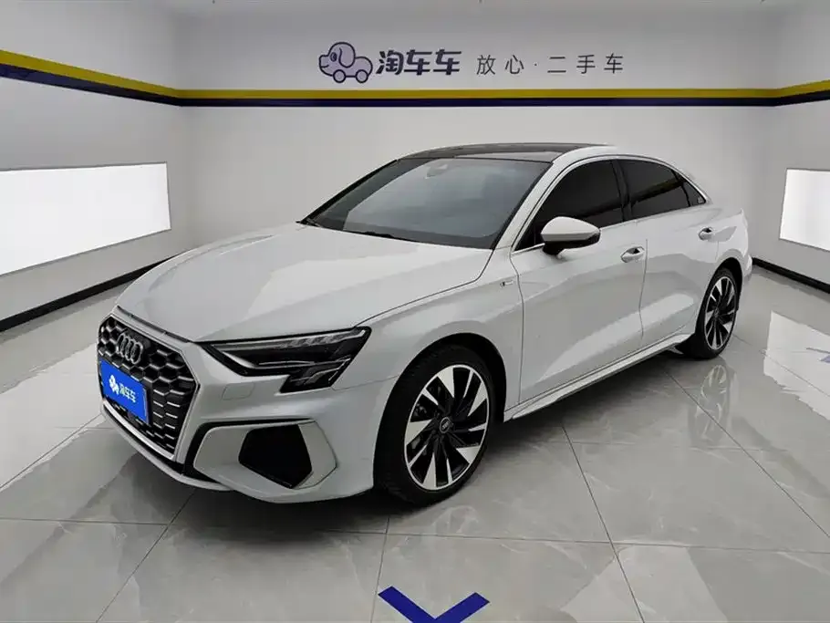 Audi A3 2023 из CN, фото 1
