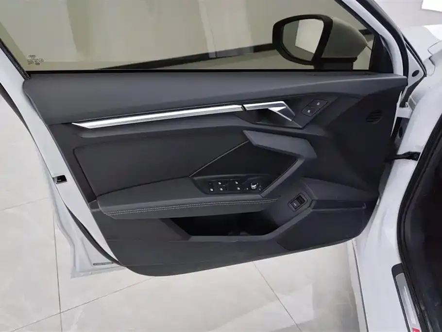 Audi A3 2023 из CN, фото 7