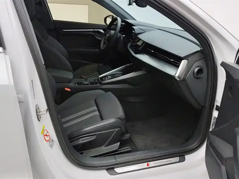 Audi A3 2023 из CN, фото 8