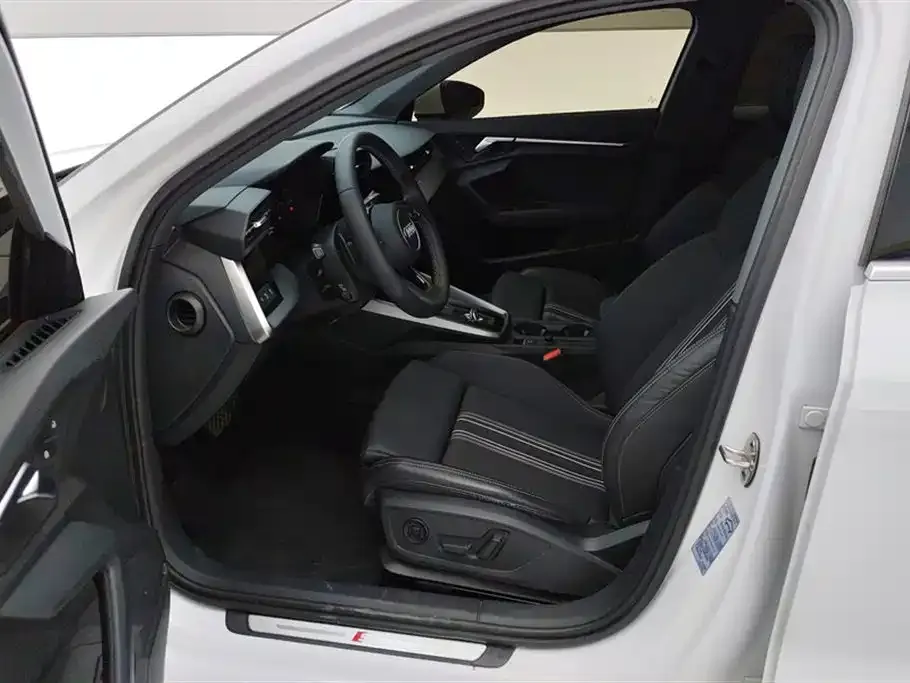 Audi A3 2023 из CN, фото 9