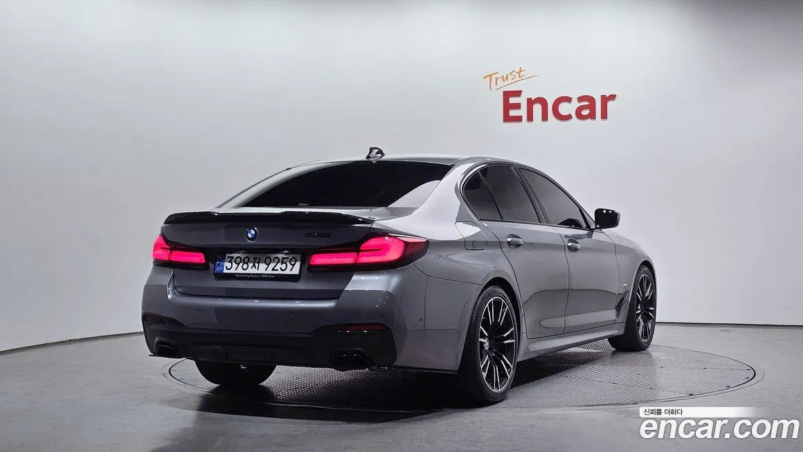 BMW 5-Series 2023 из KR, фото 2