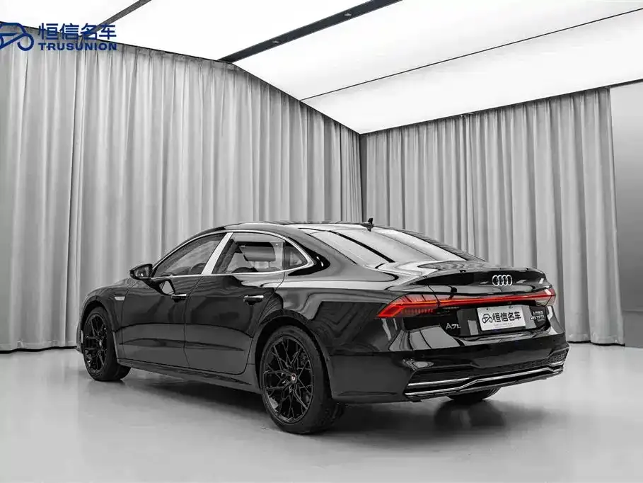 Audi A7L — фото 7