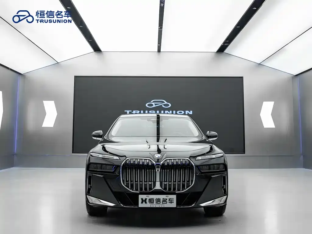 BMW 7 Series — фото 2