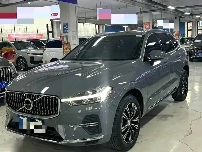 Volvo XC60 — фото 1