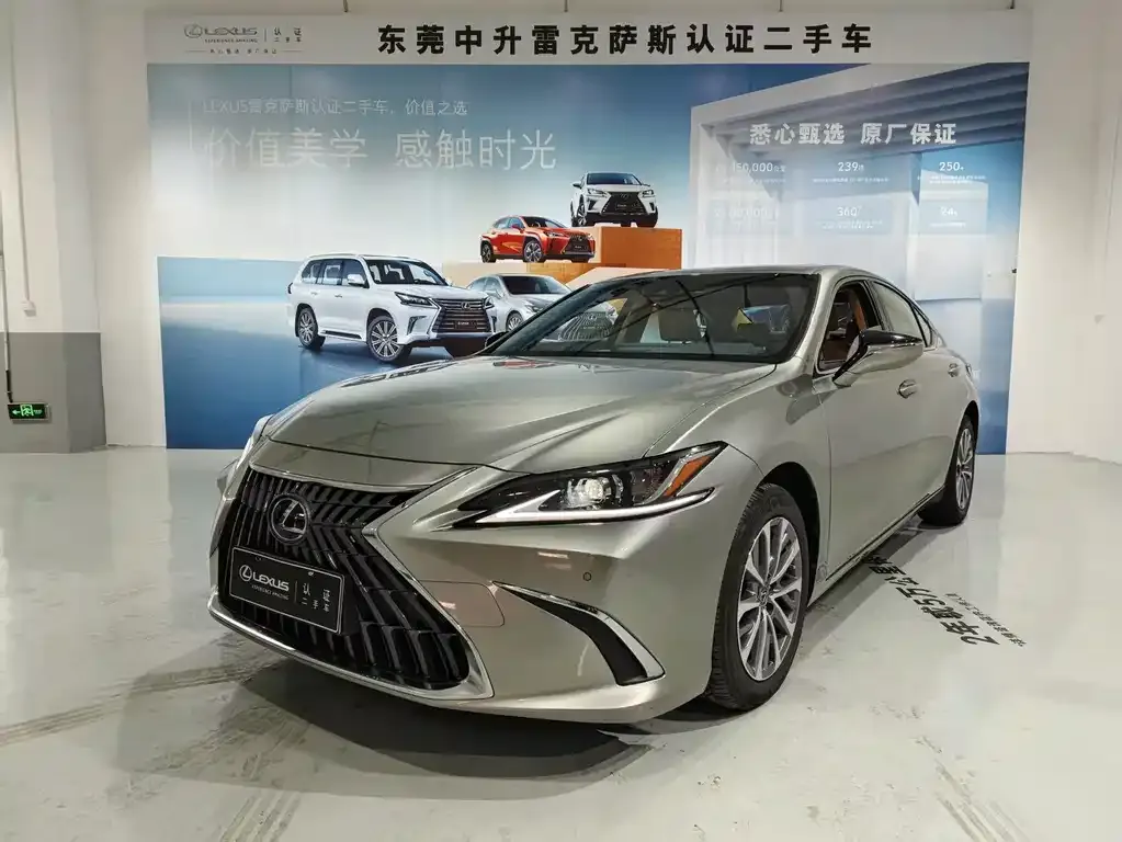 Lexus ES — фото 1