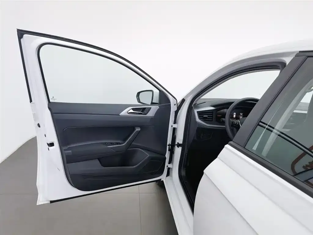 Volkswagen Polo 2023 из CN, фото 8