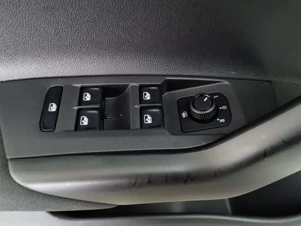 Volkswagen Polo 2023 из CN, фото 9