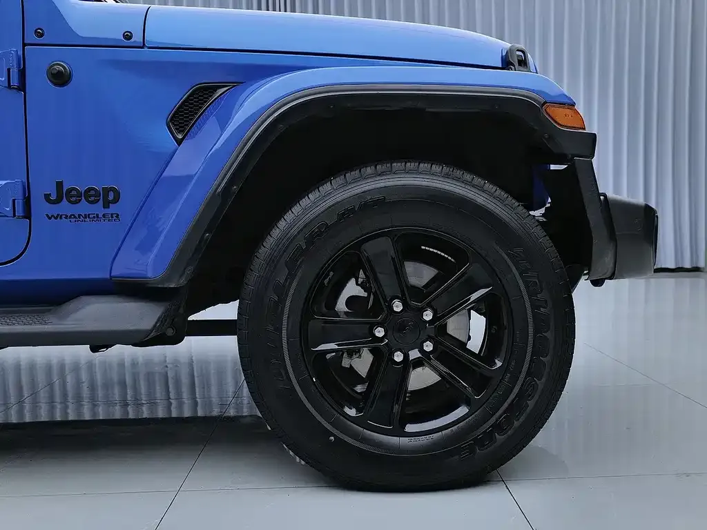 Jeep Wrangler 2023 из CN, фото 4