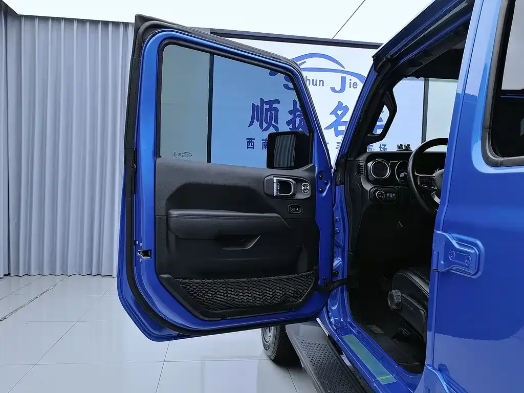Jeep Wrangler 2023 из CN, фото 8