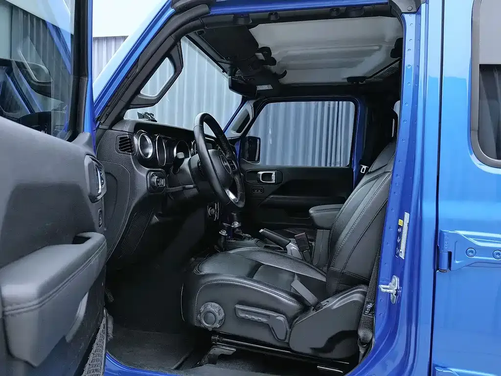 Jeep Wrangler 2023 из CN, фото 9