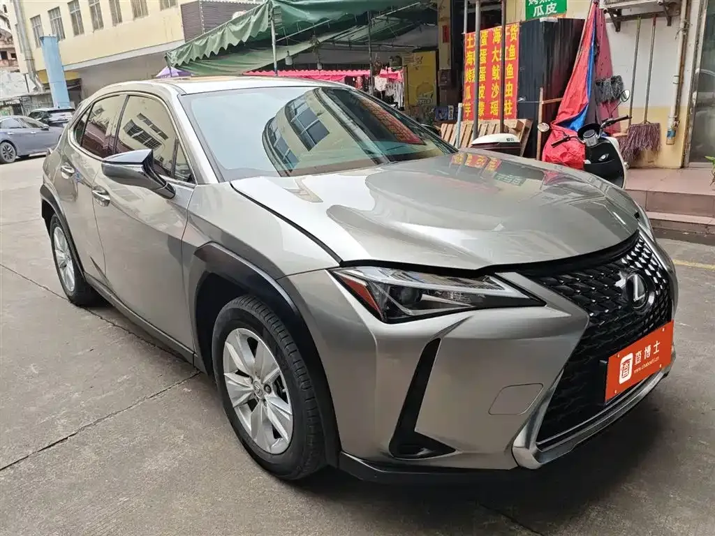 Lexus UX — фото 2