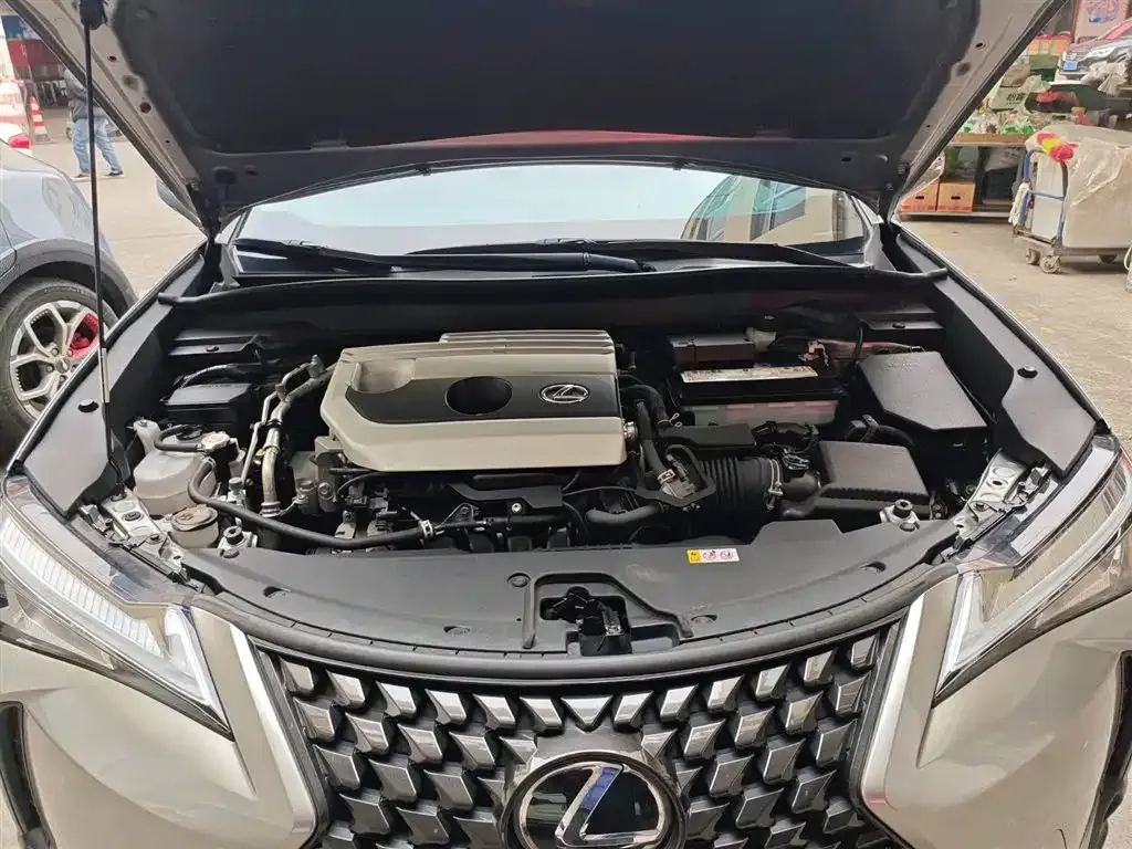 Lexus UX — фото 3