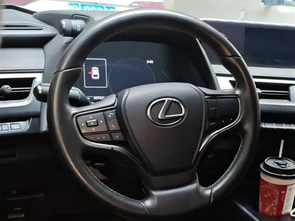 Lexus UX — фото 5
