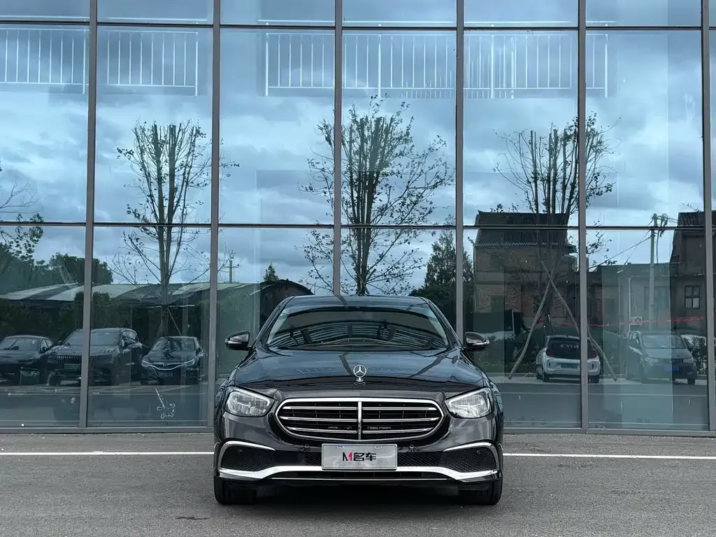 Mercedes-Benz E-Class — фото 2